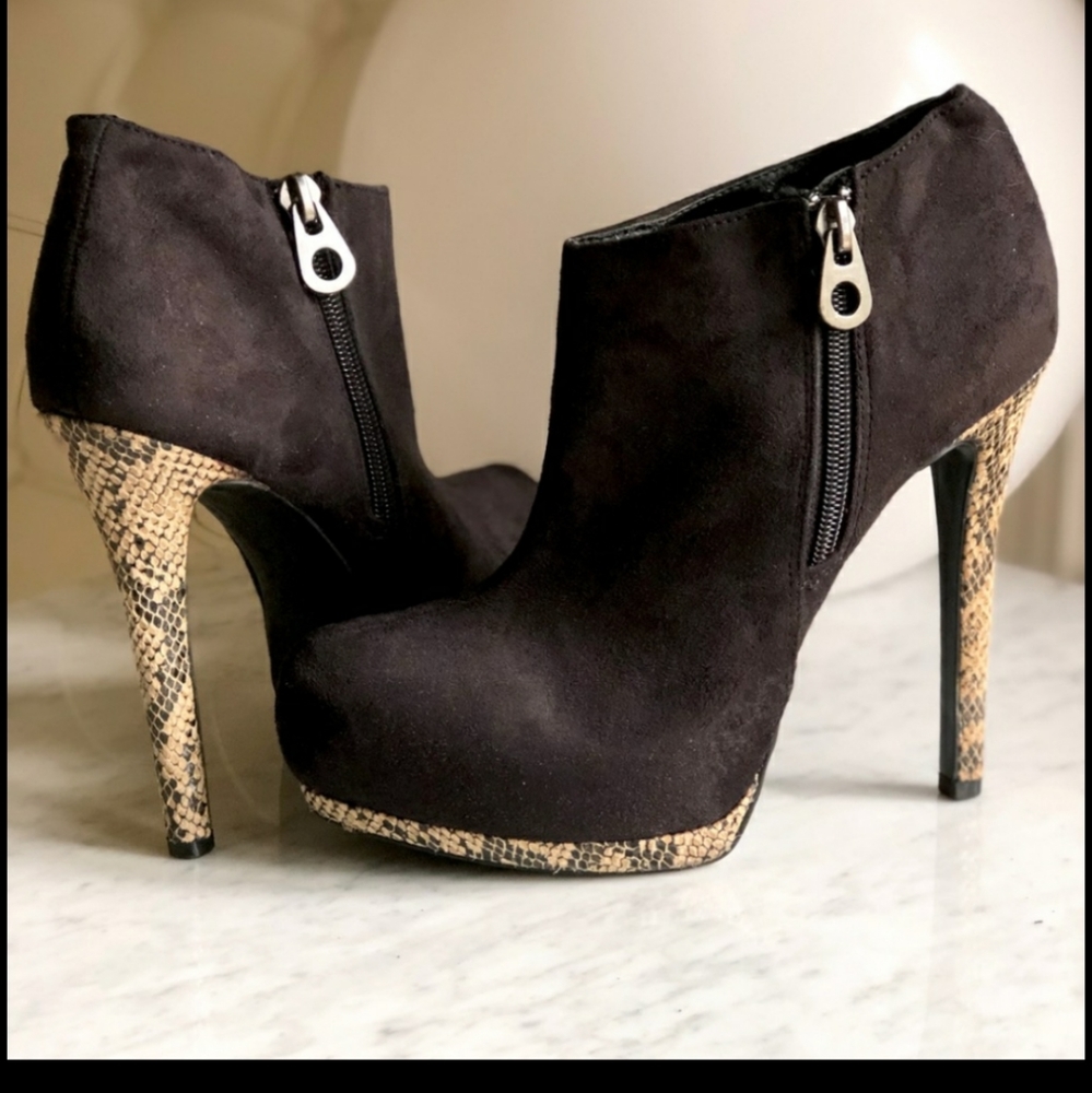 Heel booties